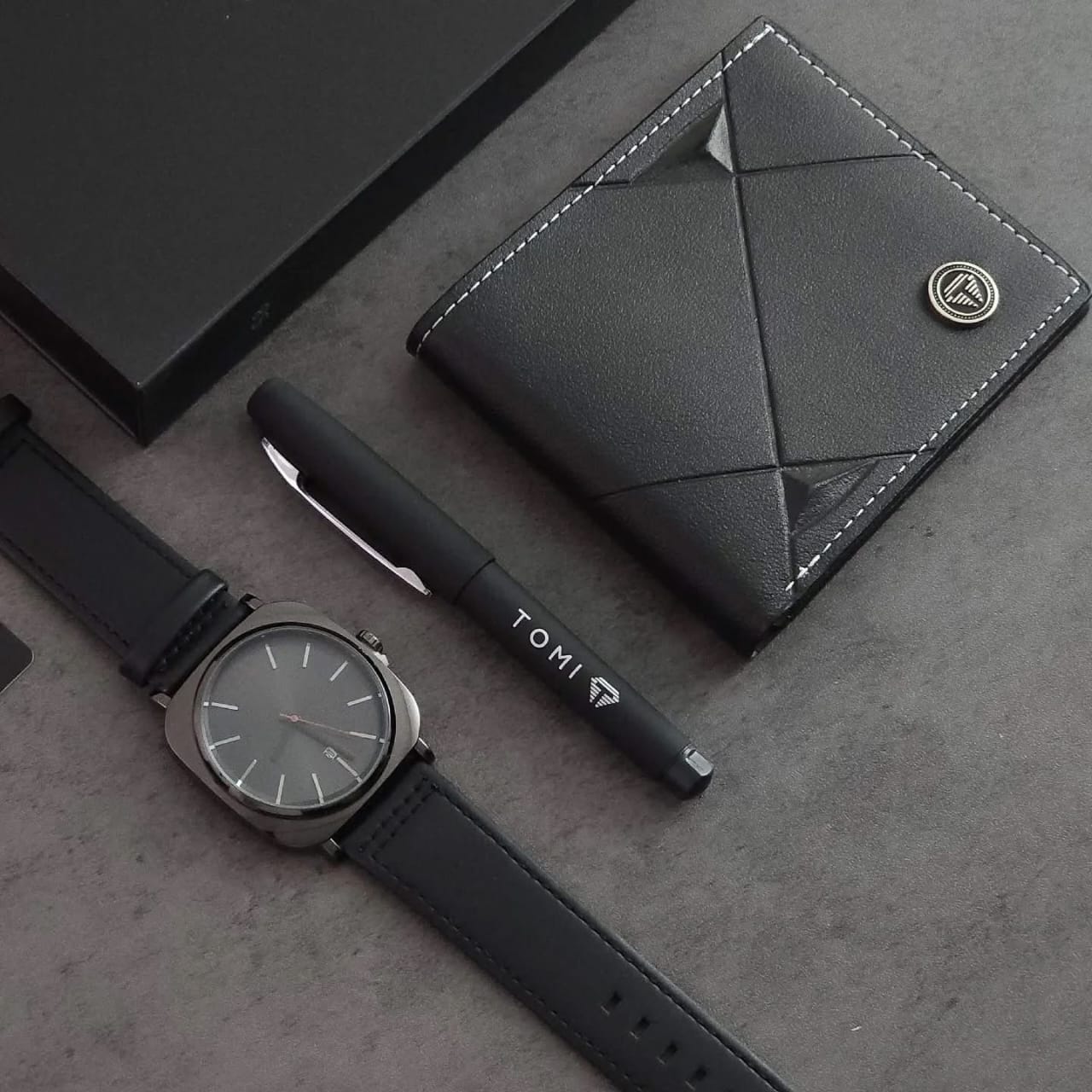 Tomi With Leather Wallet